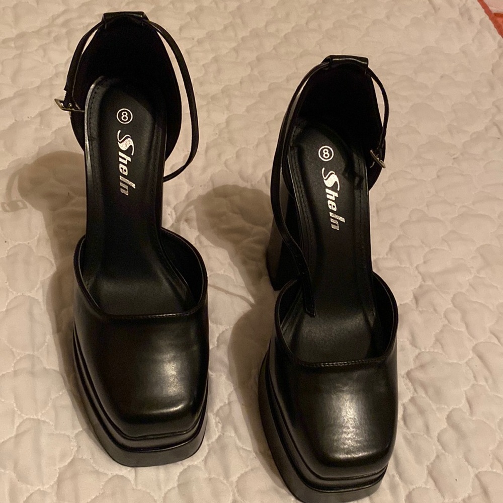Black platforms